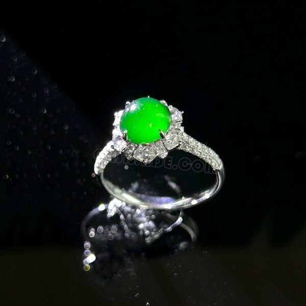 K Gold Inlaid Emerald Cabochon Ring