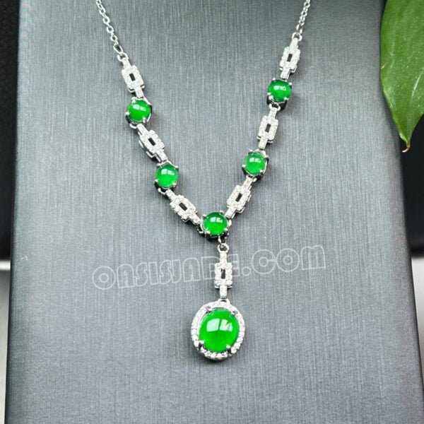 Genuine Emerald Green Jade Bead Necklace Pendant