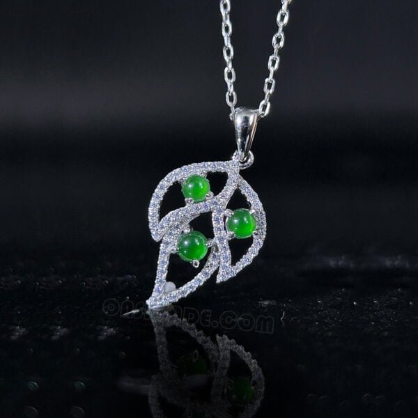 Simple Ice Egg Leaf Necklace Silver Inlaid Jade Pendant