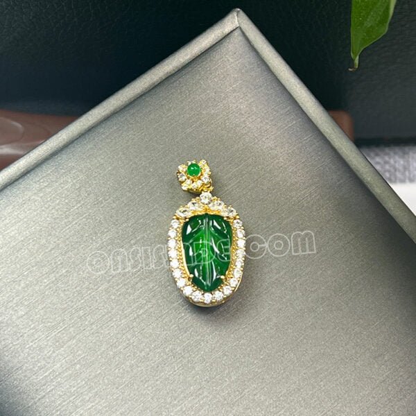 Natural Jade Fashion Versatile Design Leaf Pendant