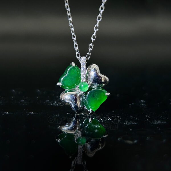 Heart Shape Natural Jade Four Leaf Clover Pendant